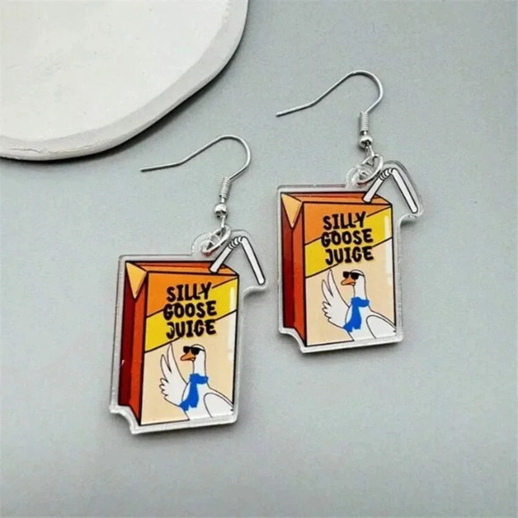 1 pair ladies multicolored juice box silly goose juice dangle drop earrings - Picture 3 of 4